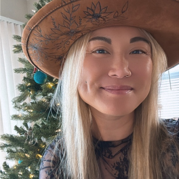 @MADDHADDERMARY 🤠🫶🏽💛 - Picture 4 of 8